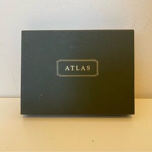 The Traveler’s Atlas Geographic Pocket Handbook Color Maps Leather Cover 1998